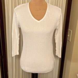 Faded Glory knit V-neck sweater size medium